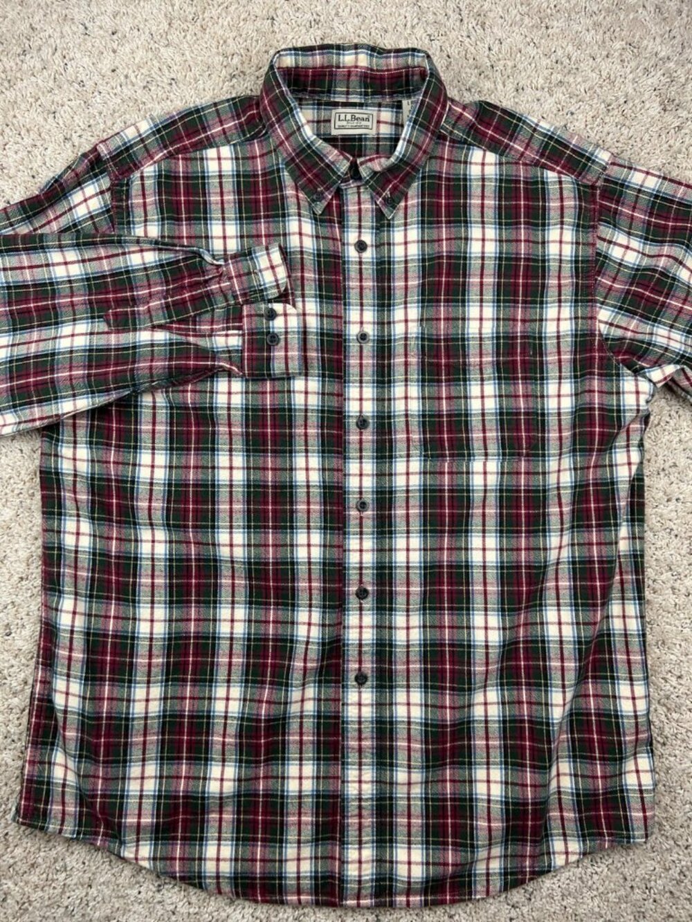 L.L. BEAN Size Large Button Up Flannel Shirt Red Green Beige Plaid 0MT37 Casual